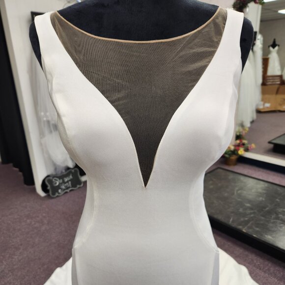 Martin Thornburg 120249 Size 8 Ivory Fit & Flare Bridal Gown - Picture 2 of 9